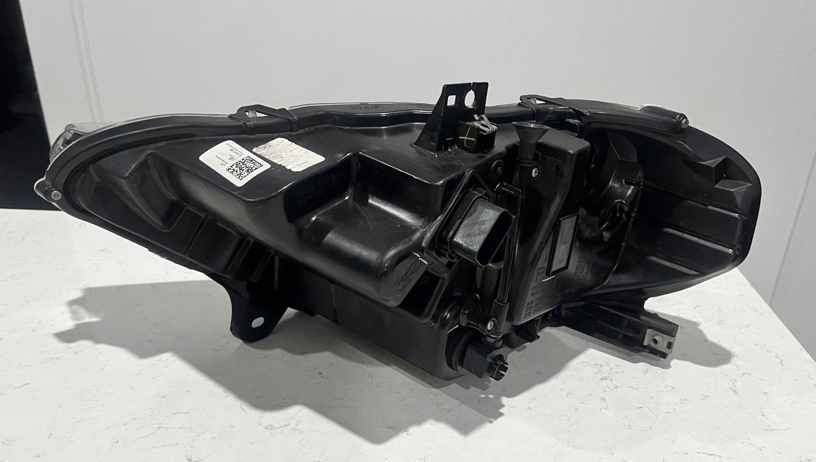 View Auto part Right Headlamp Ford Mustang 2018
